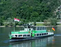 ခရီးသည်တင်သင်္ဘော ရောင်းချရန်အတွက်