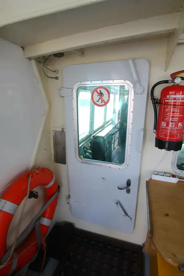 ခရုဇ်သင်္ဘော ရောင်းချရန်အတွက်