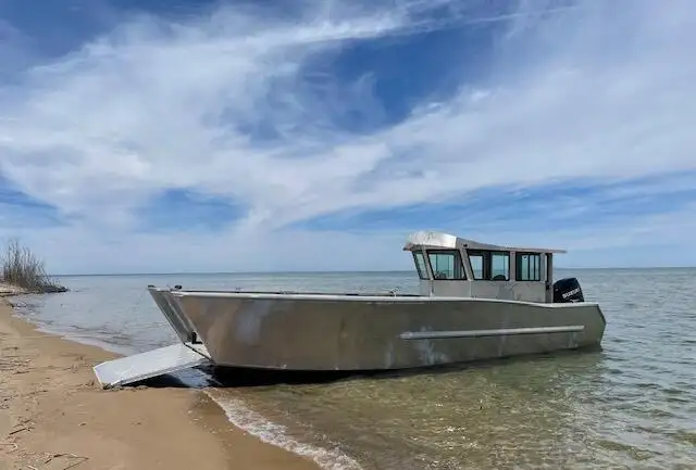 Landing Craft, Tank ရောင်းချရန်အတွက်