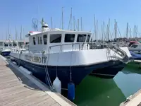Catamaran ရောင်းရန်