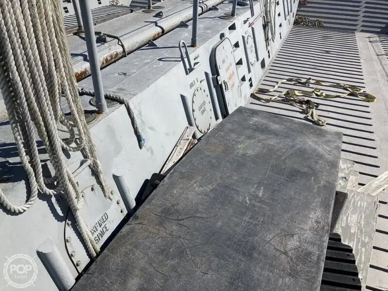 Landing Craft, Tank ရောင်းချရန်အတွက်