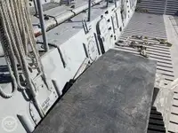 Landing Craft, Tank ရောင်းချရန်အတွက်