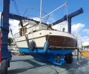ဆီ/ဓာတ်ရည်သယ်သင်္ဘော ရောင်းချရန်အတွက်