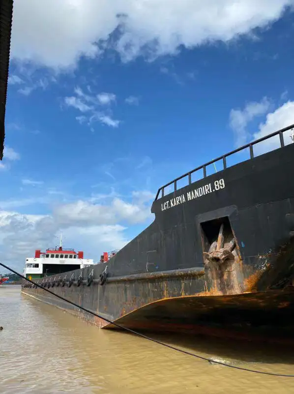 Landing Craft, Tank ရောင်းချရန်အတွက်