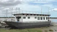 နေထိုင်ရန် barge သင်္ဘော ရောင်းချရန်အတွက်