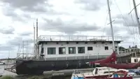 နေထိုင်ရန် barge သင်္ဘော ရောင်းချရန်အတွက်
