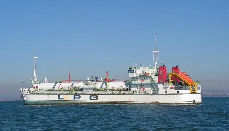 လျှပ်စစ်ဓာတ်ငွေ့တင်သင်္ဘော (LNG) ရောင်းချရန်အတွက်