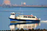 ခရီးသည်တင်သင်္ဘော ရောင်းချရန်အတွက်
