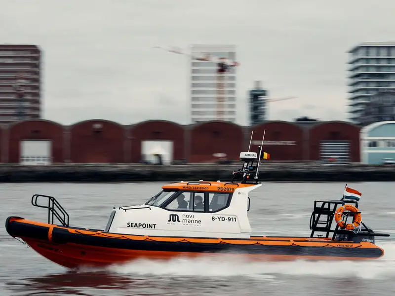 ခိုင်မာသော လေဖြင့် ဖြည့်သွင်းထားသော သင်္ဘော ရောင်းချရန်အတွက်