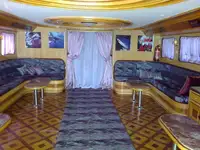 ရေငုပ်အကူသင်္ဘော ရောင်းချရန်အတွက်
