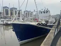Trawler ရောင်းရန်