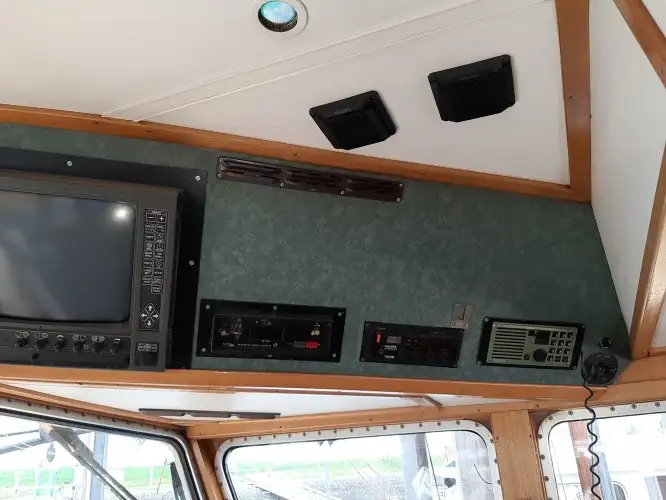 ထရော်လာသင်္ဘော ရောင်းချရန်အတွက်