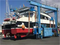 Catamaran ရောင်းရန်