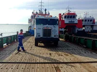 Landing Craft, Tank ရောင်းချရန်အတွက်