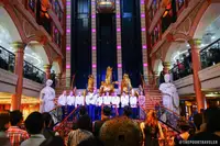 အပျော်စီးသင်္ဘော ရောင်းရန်