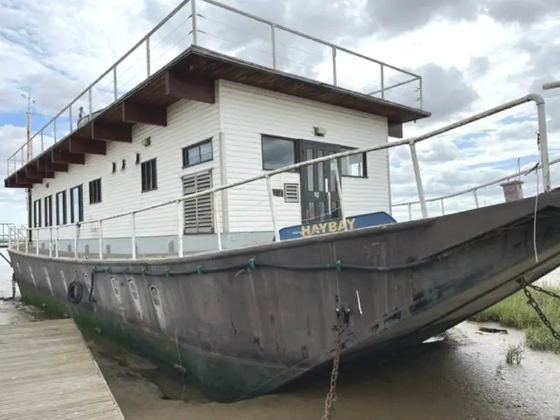 နေထိုင်ရန် barge သင်္ဘော ရောင်းချရန်အတွက်