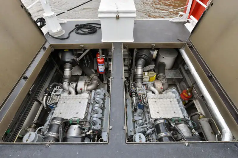 ကယ်ဆယ်သင်္ဘော ရောင်းချရန်အတွက်