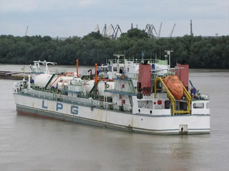 လျှပ်စစ်ဓာတ်ငွေ့တင်သင်္ဘော (LNG) ရောင်းချရန်အတွက်