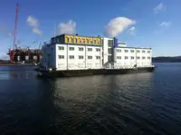 Floating hotel ရောင်းရန်