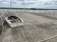 နေထိုင်ရန် barge သင်္ဘော ရောင်းချရန်အတွက်