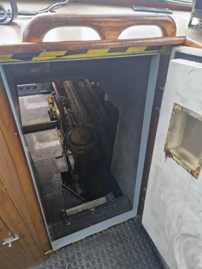 လေယာဉ်မောင်းလှေ ရောင်းရန်