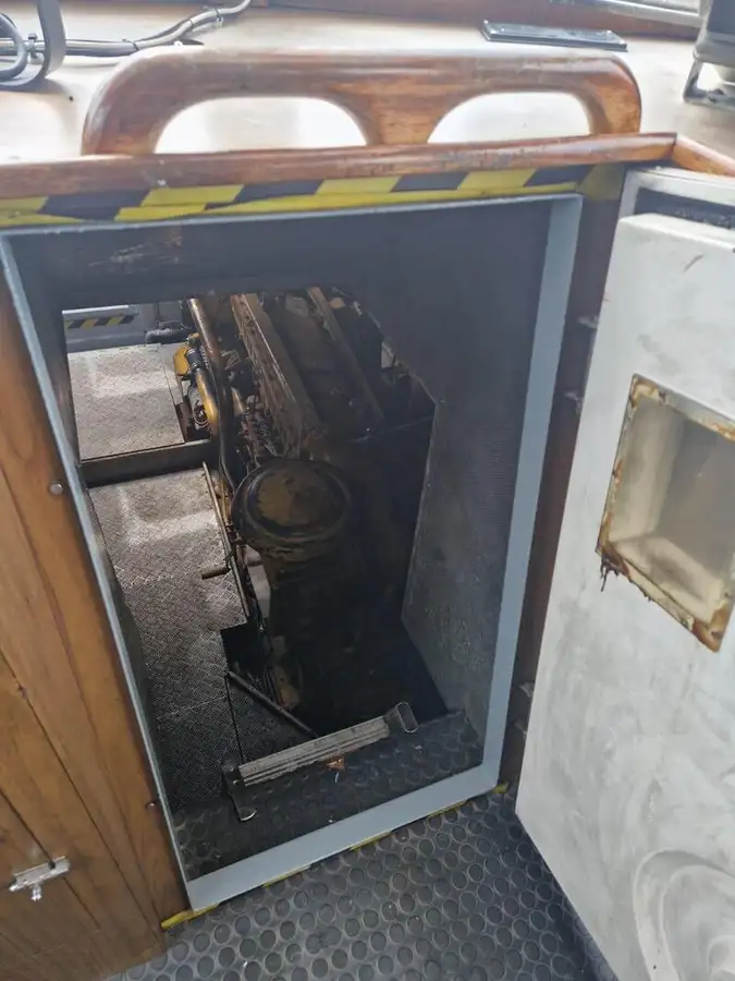 လေယာဉ်မောင်းလှေ ရောင်းရန်