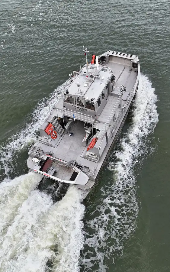 Catamaran ရောင်းရန်