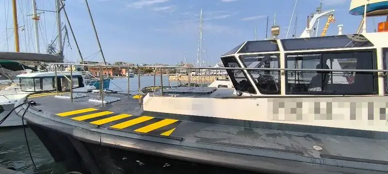 လေယာဉ်မောင်းလှေ ရောင်းရန်