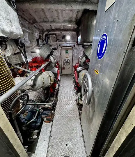 လေယာဉ်မောင်းလှေ ရောင်းရန်