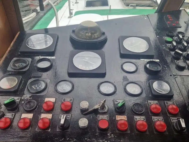 လေယာဉ်မောင်းလှေ ရောင်းရန်