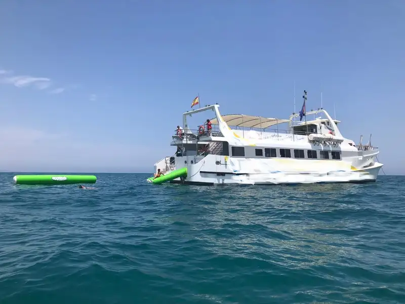 ကူးတို့သင်္ဘော ရောင်းရန်