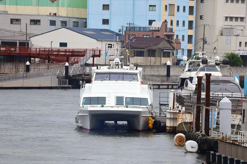 မော်တော်ရေယာဉ် ရောင်းရန်