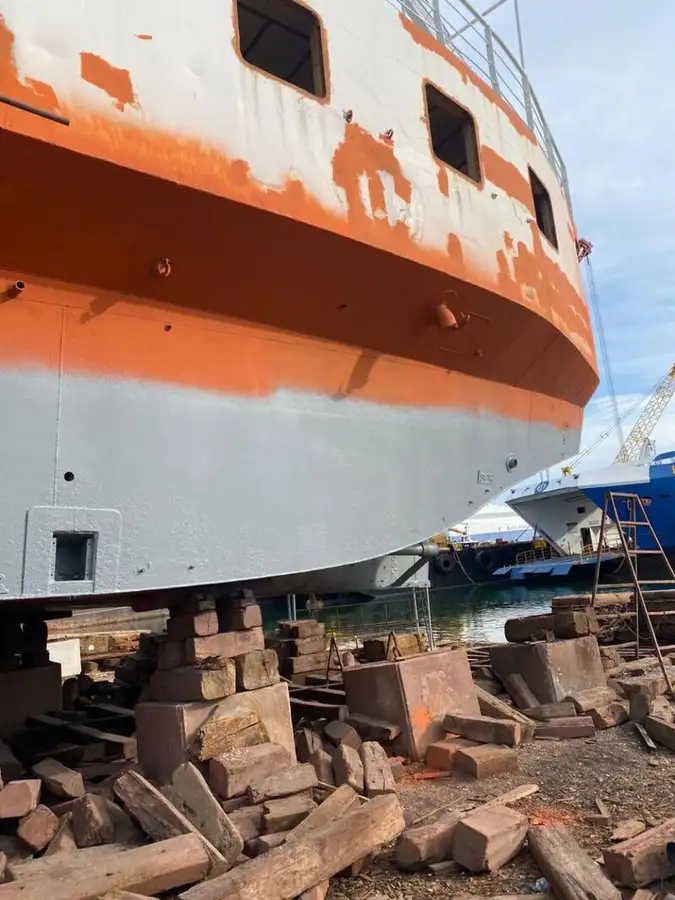 ကူးတို့သင်္ဘော ရောင်းရန်