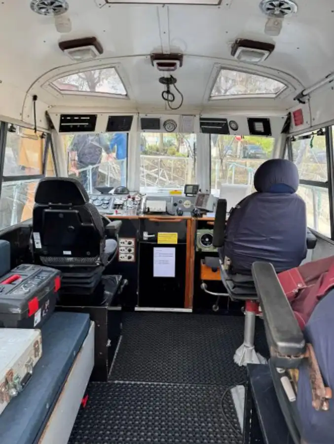 လေယာဉ်မောင်းလှေ ရောင်းရန်