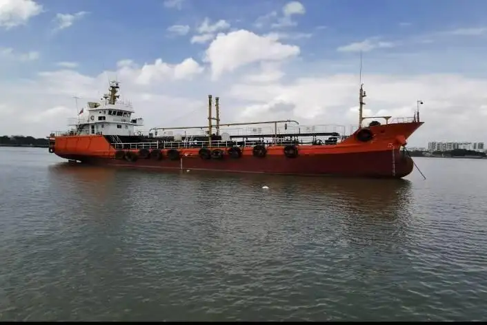 ရေနံတင်သင်္ဘော၊ Chemical tanker ရောင်းရန်