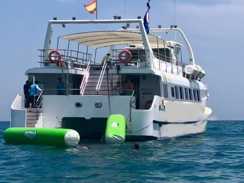 ကူးတို့သင်္ဘော ရောင်းရန်