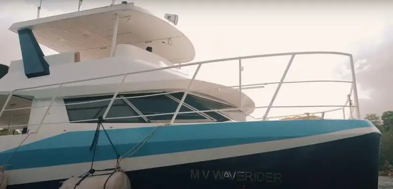 မော်တော်ရေယာဉ် ရောင်းရန်