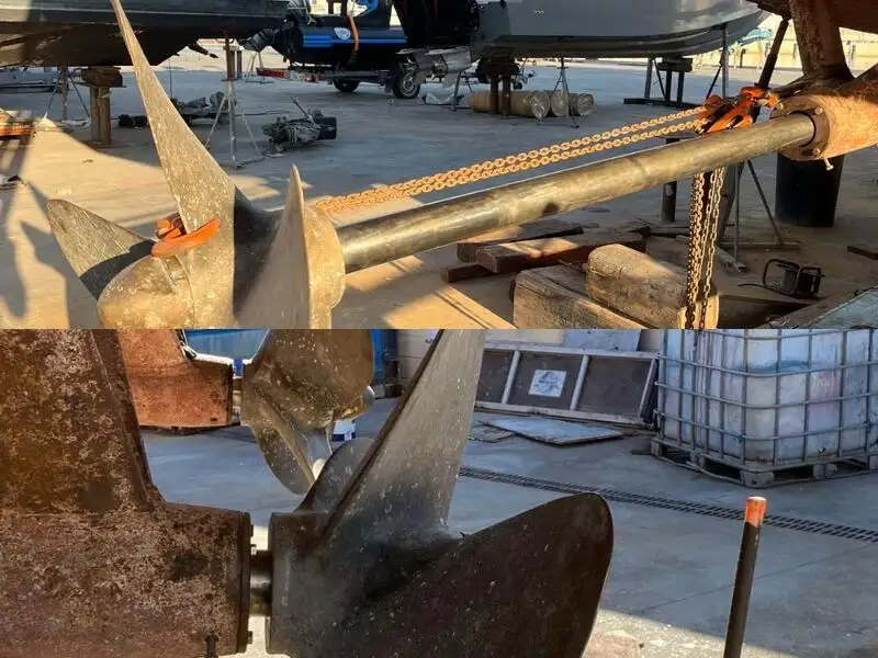 လှေတွေနဲ့ အလုပ်လုပ်တယ်။ ရောင်းရန်