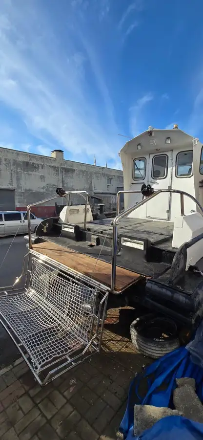 လေယာဉ်မောင်းလှေ ရောင်းရန်