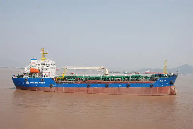 ရေနံတင်သင်္ဘော၊ Chemical tanker ရောင်းရန်