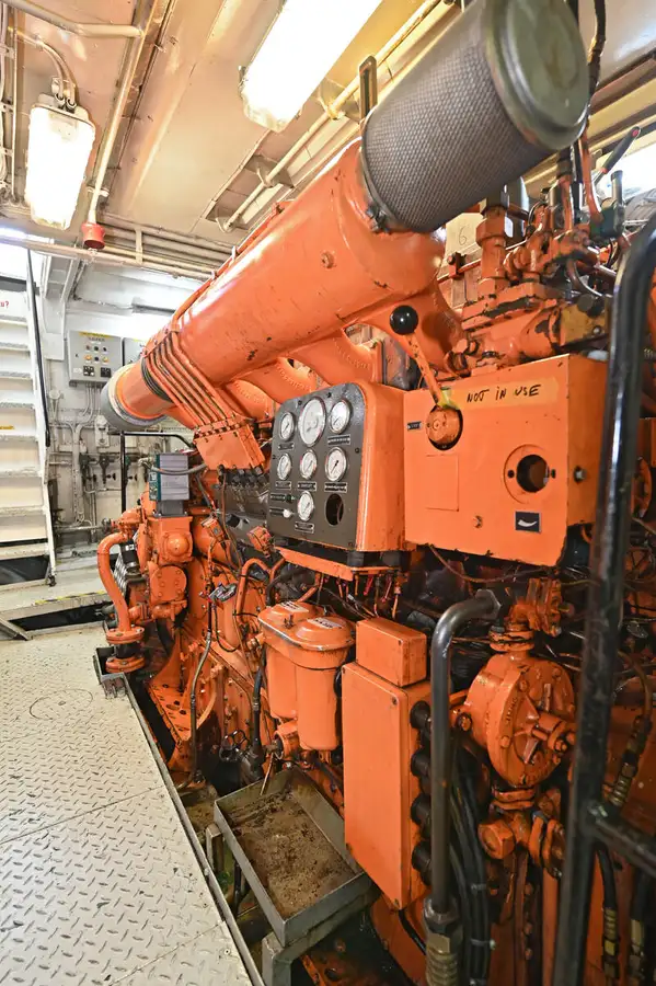 မော်တော်ရေယာဉ် ရောင်းရန်