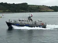 အသက်ကယ်လှေ ရောင်းရန်