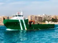 လှေတွေနဲ့ အလုပ်လုပ်တယ်။ ရောင်းရန်