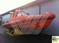 လှေတွေနဲ့ အလုပ်လုပ်တယ်။ ရောင်းရန်