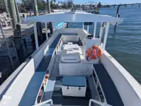 ခရုဇ်ဖယ်ရီ ရောင်းရန်