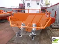 လှေတွေနဲ့ အလုပ်လုပ်တယ်။ ရောင်းရန်