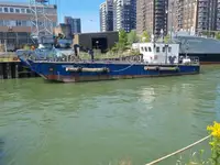 ကမ်းတက်ယာဉ်၊ တင့်ကား ရောင်းရန်