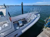 ခရုဇ်ဖယ်ရီ ရောင်းရန်