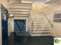 နေရာထိုင်ခင်း ရောင်းရန်