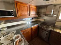 ကွန်တိန်နာသင်္ဘော ရောင်းရန်